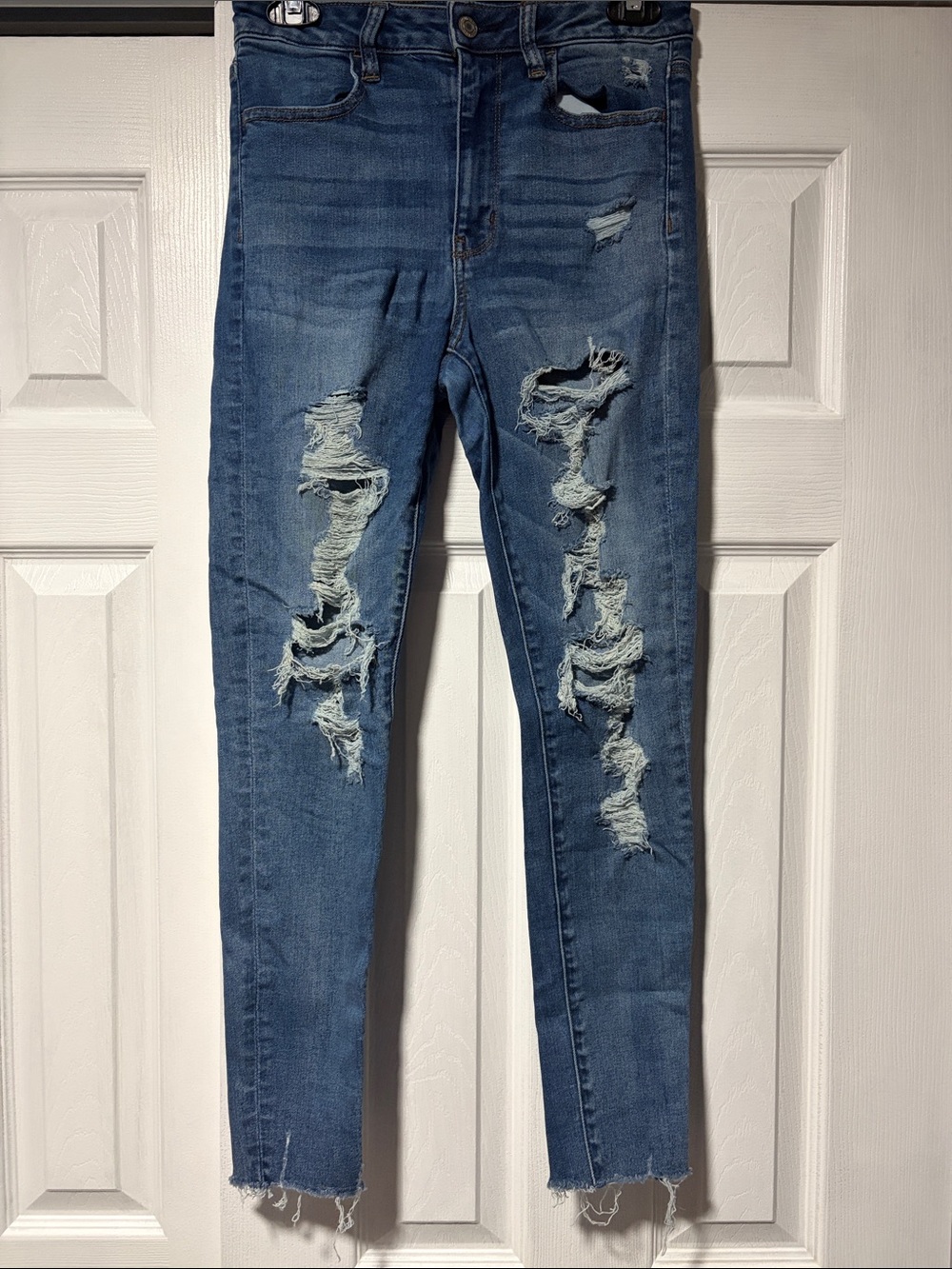 American Eagle Outfitters Distressed Medium Blue Skinny Jeans